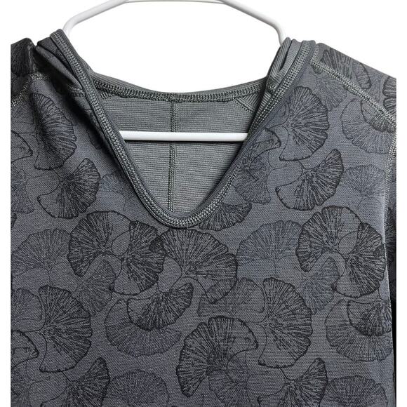 The North Face Women's Reversible Hoodie Sweatshirt Small - Picture 5 of 9